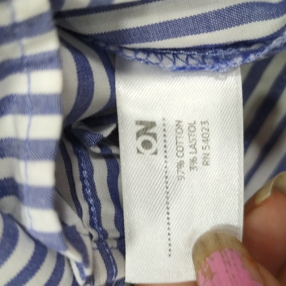Old Navy Women's Shirt - Picture 4 of 5